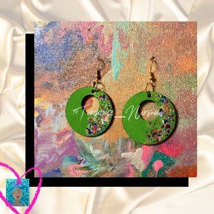 M-238: Green Confetti Disc Earrings